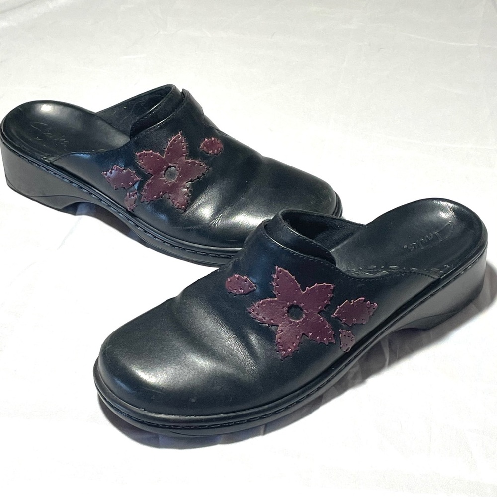 Women’s Clark’s slip on shoes size 6